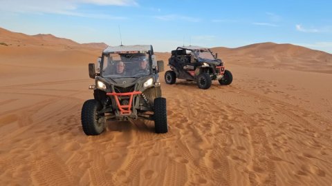 Photo de deux SSV pris lors d'un raid au Maroc dans le désert